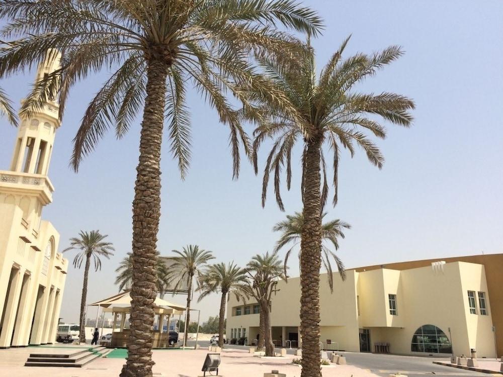 London Suites Hotel Dubai Bagian luar foto